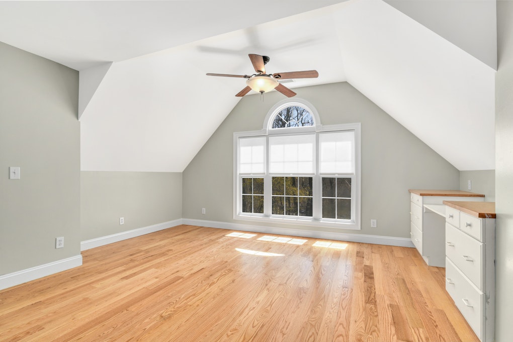 526 Barrack Hill, Ridgefield, CT 06877, Presented by Debi Orr