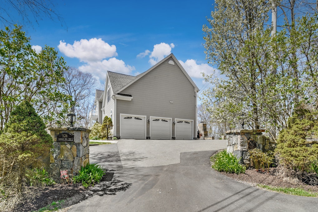 526 Barrack Hill, Ridgefield, CT 06877, Presented by Debi Orr