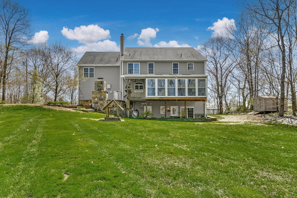 526 Barrack Hill, Ridgefield, CT 06877, Presented by Debi Orr