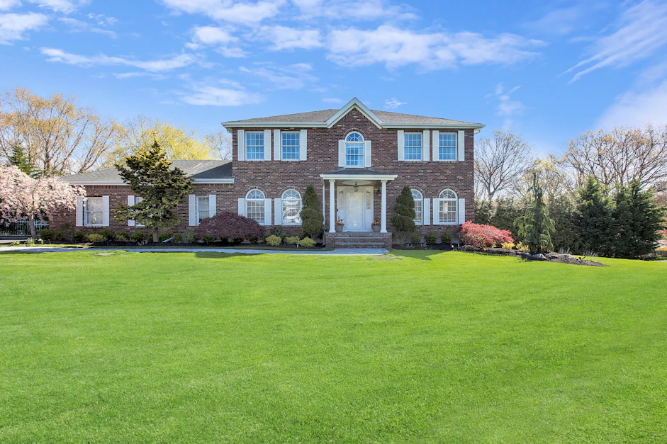 49 Sun Hill Road, Nesconset, NY 11767, Presented by Rob Scarito