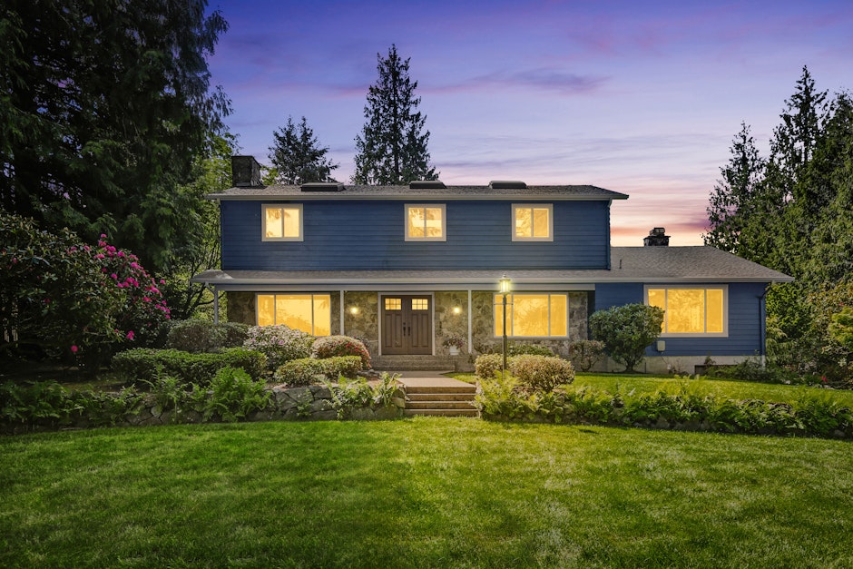 23810 75th Avenue Southeast, Woodinville, WA 98072, Presented by Ashley