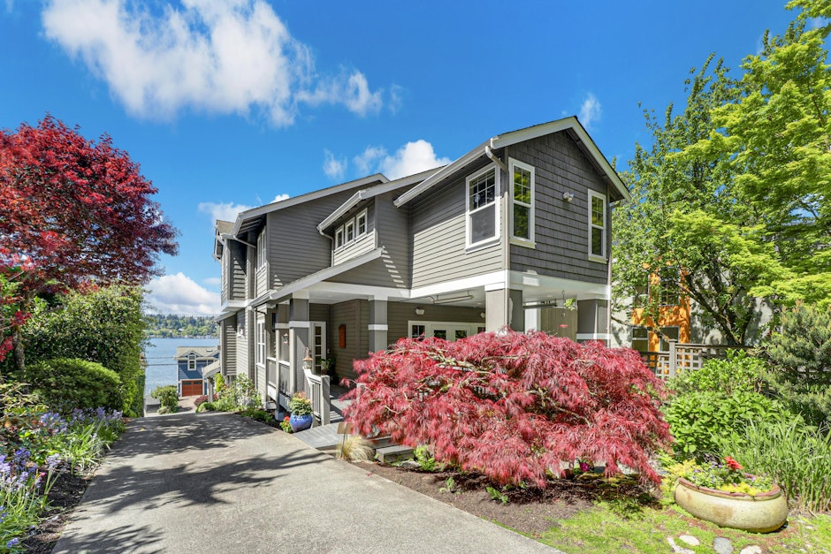 13132 Holmes Point Drive Northeast, Kirkland, WA 98034, Presented by