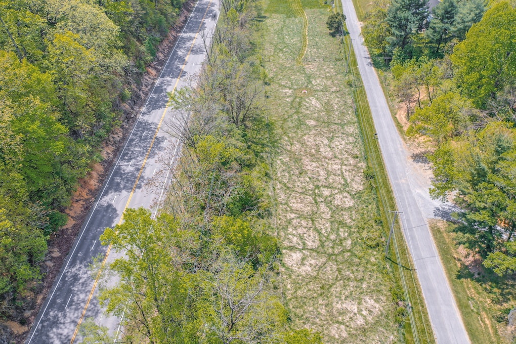 102 Darby Road, Troutville, VA 24175, Presented by Scottie Campbell