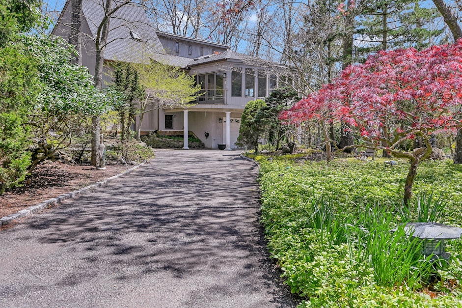 42 Country Club Drive, Shelter Island, NY 11964, Presented by Angelo