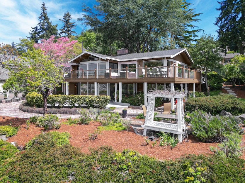 12534 Holmes Point Drive Northeast, Kirkland, WA 98034, Presented by