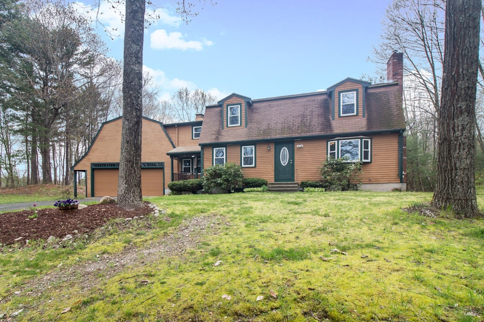 138 Island Road, Millis, MA 02054, Presented by Kandi Pitrus, Vice