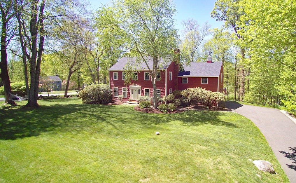 50 Standish Drive, Ridgefield, CT 06877, Presented by Laura Ancona