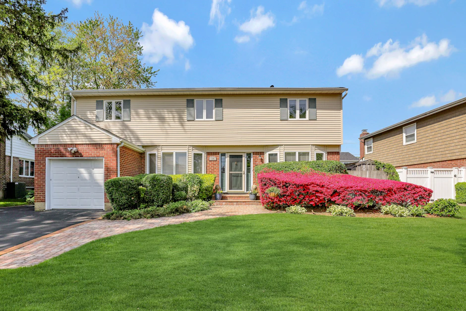 16 Jeremy Ave, Plainview, NY 11803, Presented by Mara Navaretta, Homes