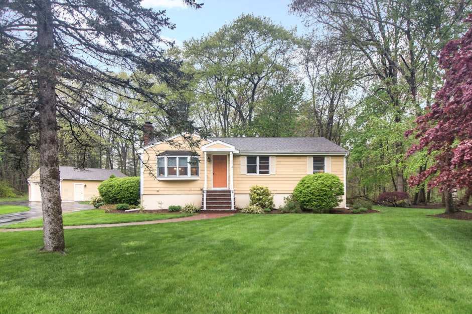 2 Russett Road, Bedford, MA 01730, Presented by Bill Rothfuchs, Red Fox