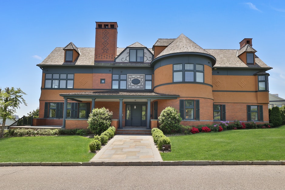 5041 Goodridge Avenue, Riverdale, NY 10471, Presented by Trebach Realty