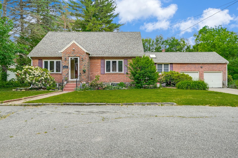 70 Upton Street, Grafton, MA 01519, Presented by Leidy Polanco