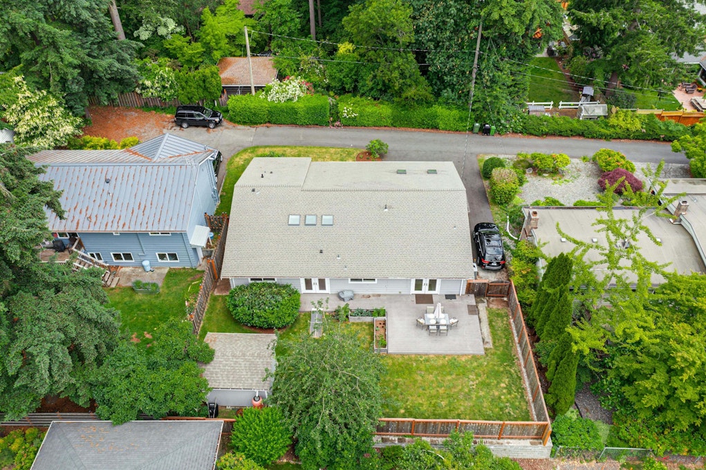 13345 3rd Avenue Northeast, Seattle, WA 98125, Presented by Barry Long