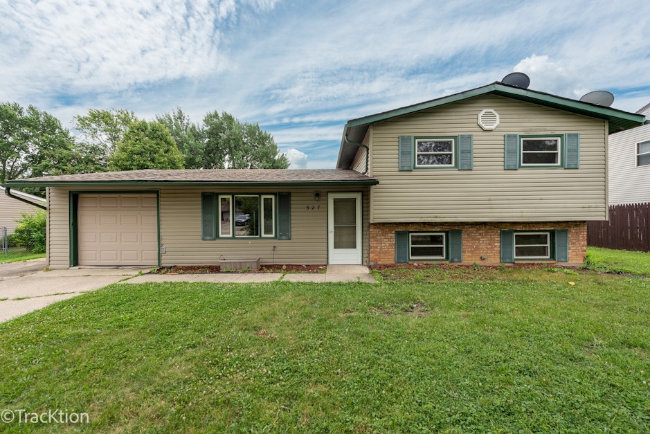 527 Spruce Road, Bolingbrook, IL 60440, Presented by Madiha Ashar