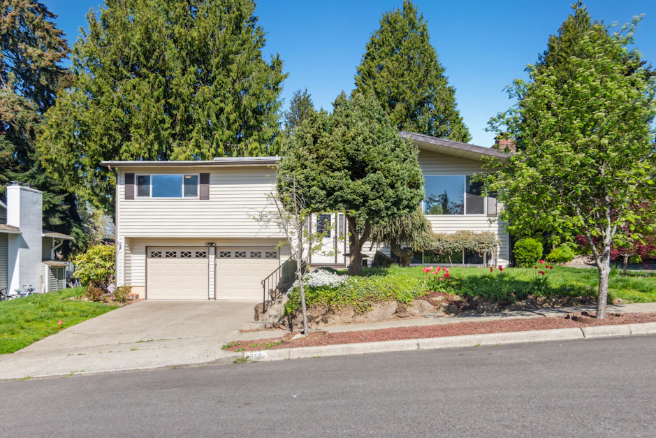 612 S 27th Court, Renton, WA 98055. Powered by HomeDiary